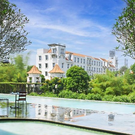 El Hotel Malang Exterior photo
