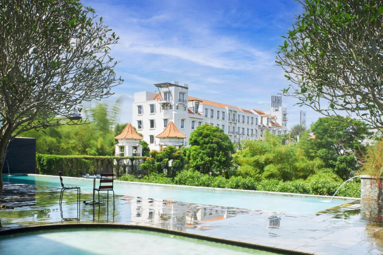 El Hotel Malang Exterior photo