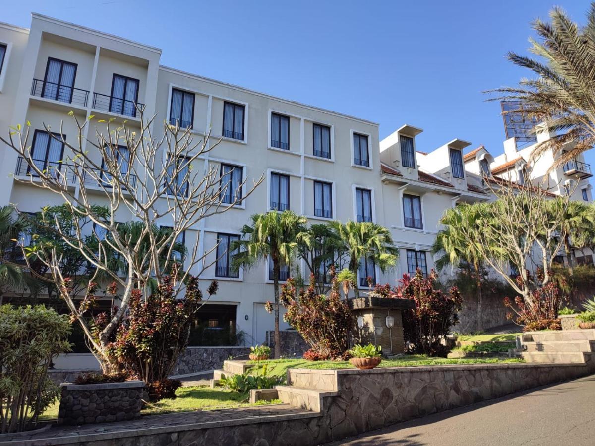 El Hotel Malang Exterior photo