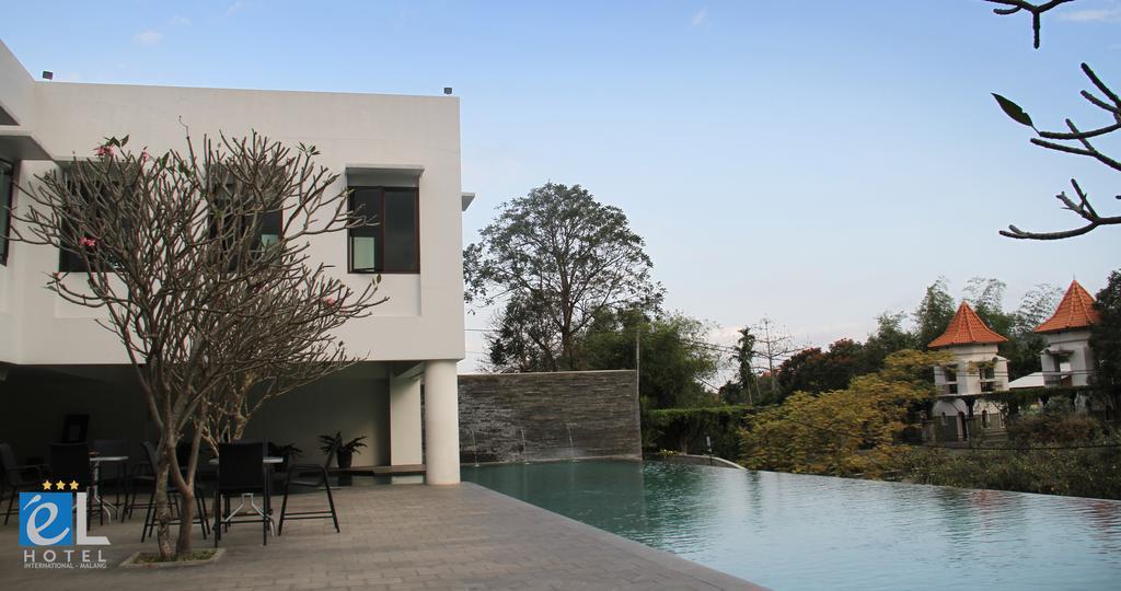 El Hotel Malang Exterior photo