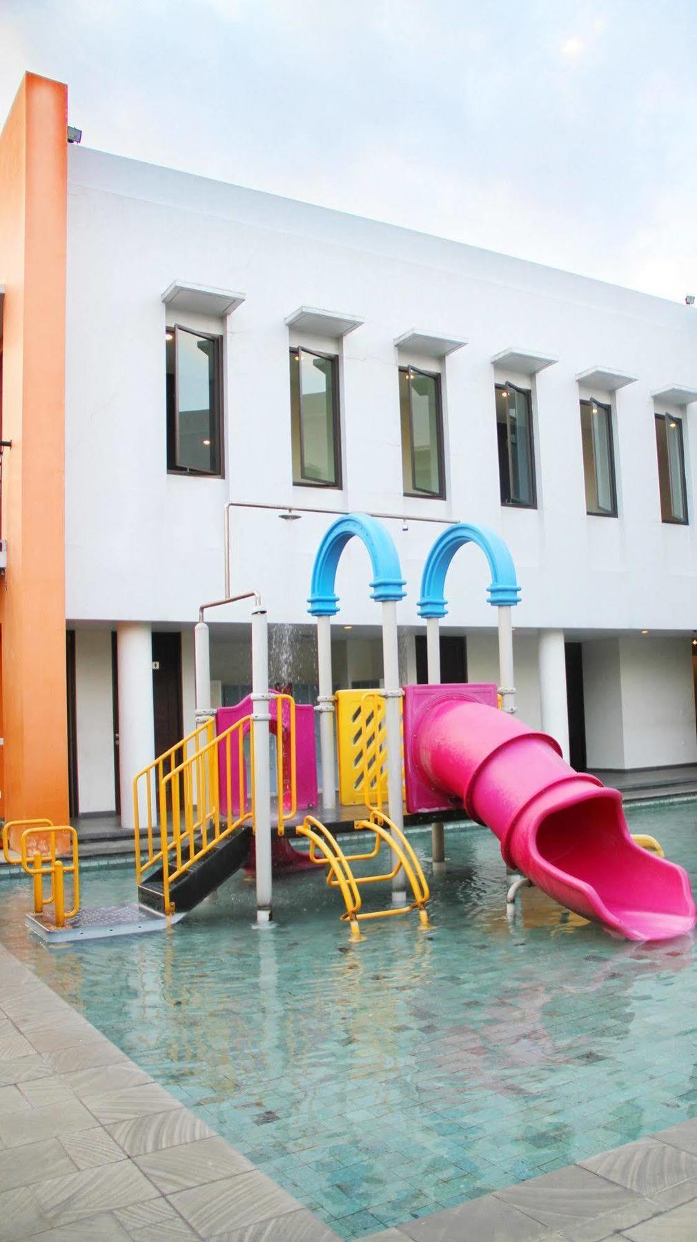 El Hotel Malang Exterior photo